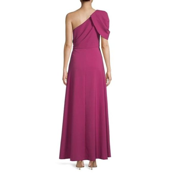 Kay Unger
Stretch Crepe Bijou Jumpsuit - Picture 3 of 9